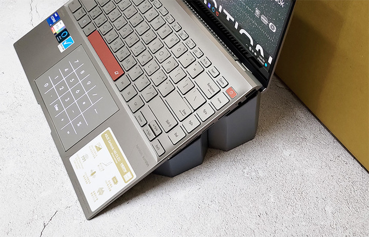 (開箱)滿滿宇宙彩蛋之ASUS Zenbook 14X OLED太空紀念版