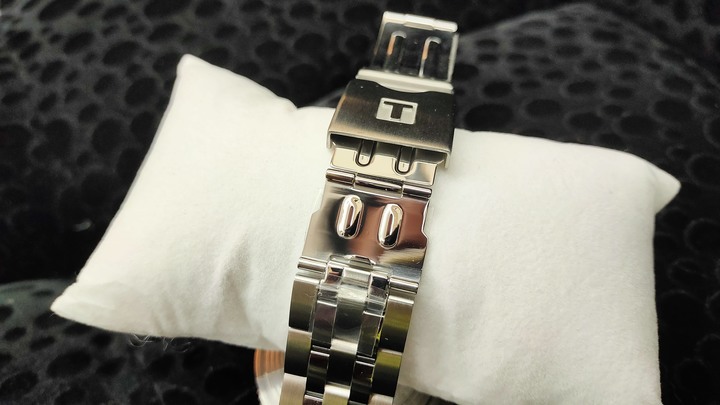 天梭Tissot seastar 1000 powermatic 80 silicium 矽游絲版本 開箱 (T1204071104101)