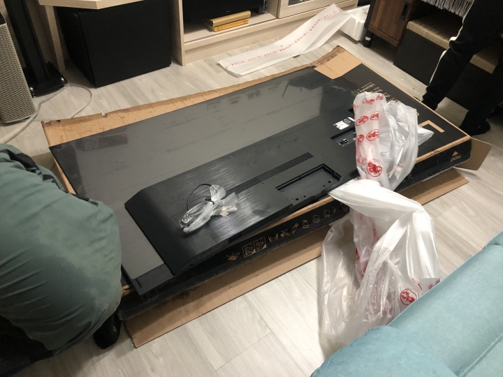 簡單開箱 LG65 C1
