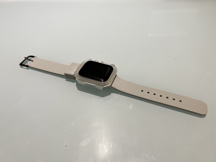 [分享文] UAG Apple Watch 透明 耐衝擊保護殼 + [U] Apple Watch 灰色 舒適矽膠錶帶 + Apple Watch 41mm 星光白