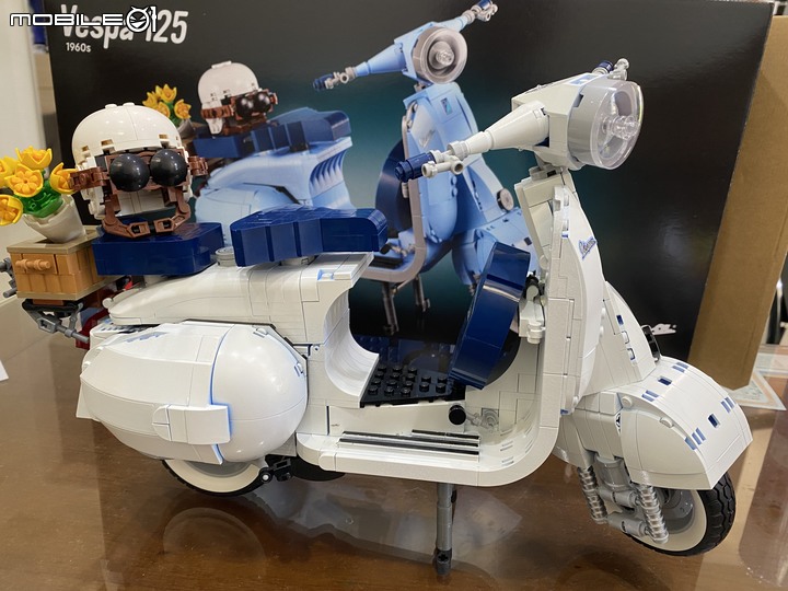 樂高 LEGO 10298 Vespa 125...大改造