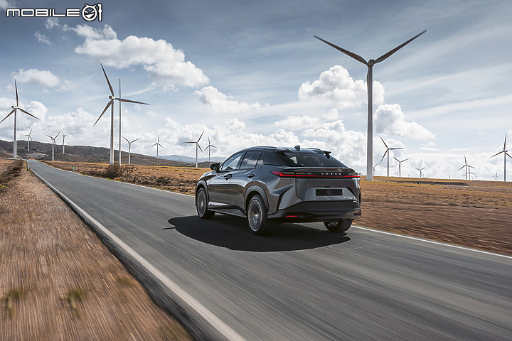 【海外新訊】Lexus RZ 450e正式亮相,前後雙馬達、DIRECT4四驅技術上身!