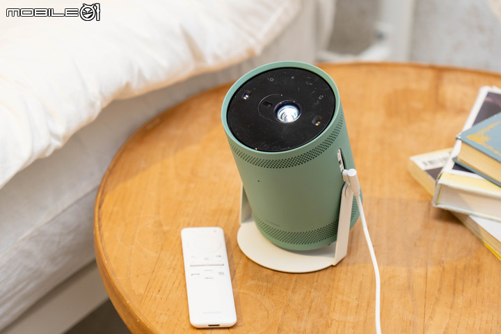 Samsung The Freestyle 迷你行動投影機試用 小巧身形卻能智慧投放大畫面感受