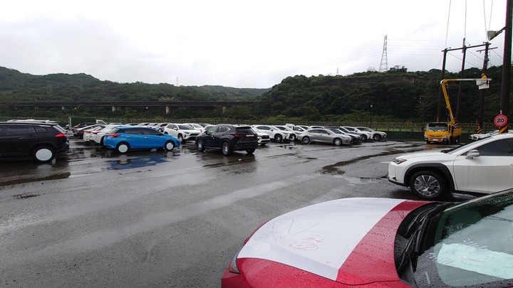 Lexus 2022 IS300h F SPORT 購車紀錄