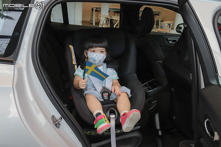 【國內新訊】Volvo 經銷商貼心提供英國 Britax 安全座椅及 Artex 增高墊確保兒童試乘安全!