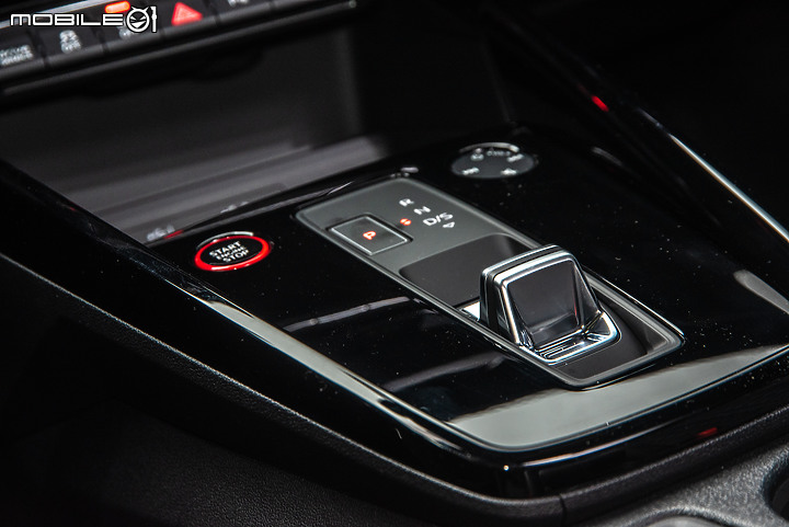越級打怪沒在怕!Audi RS 3 Sportback 雨中激戰!