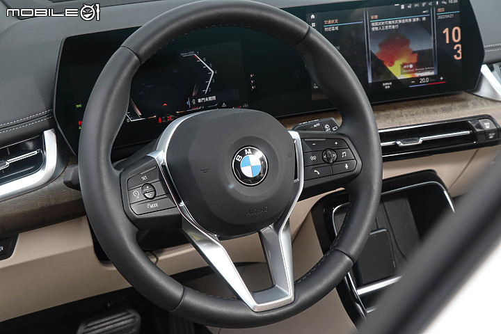 BMW 220i Active Tourer Luxury 大改款試駕|不只iDrive 8.0,你得再重新認識一次這輛BMW!
