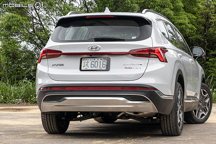 Hyundai Santa Fe GLTH-D 4WD 試駕|四驅、油電、豐富配備我都要!