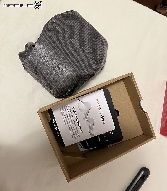 點我看大圖 開箱 HyperX Cloud Core Wireles DTS 遊戲耳機