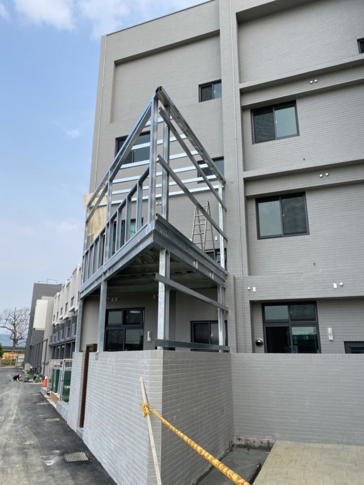 求助!是否屬違建?請各位指教