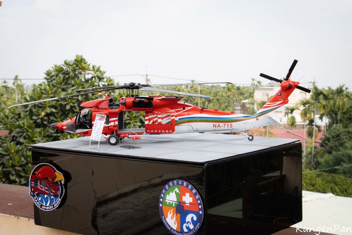 點我看大圖 1/35 空中勤務總隊 UH-60M-14 重裝型黑鷹直升機製作紀實