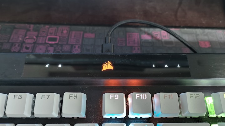 前有寶物!CORSAIR K70 RGB PRO 鍵盤開箱分享