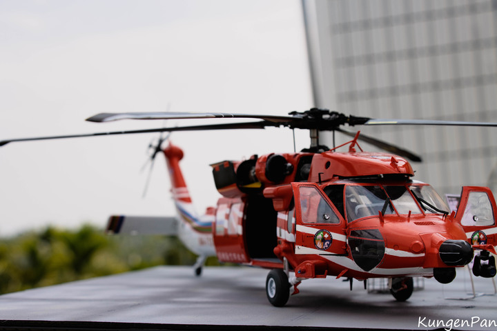 點我看大圖 1/35 空中勤務總隊 UH-60M-14 重裝型黑鷹直升機製作紀實