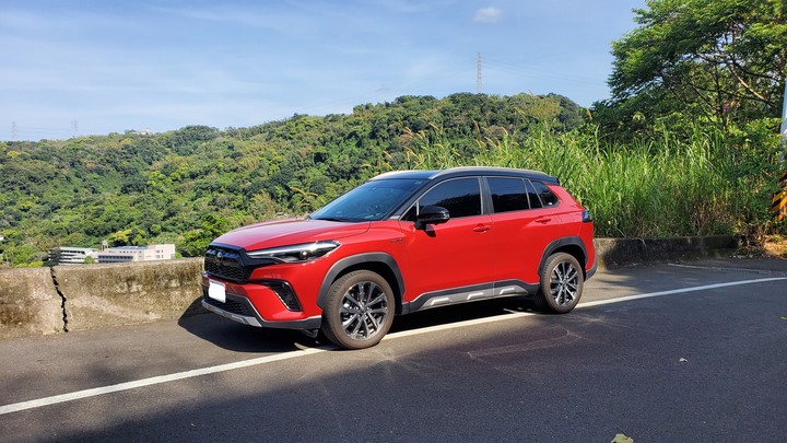 Toyota Corolla Cross GR Sport Hybrid 三天試駕-掛上GR名號卻是徒具虛名?