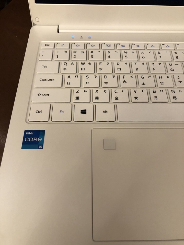 2萬元以下筆電開箱,dynabook CS50L-JW PYS45T-004002