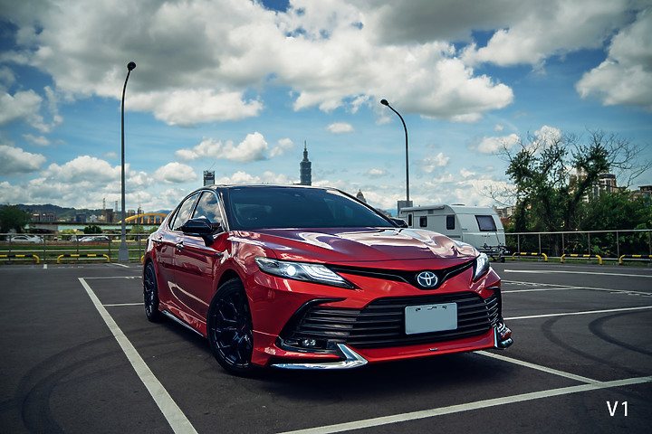 點我看大圖 2021 Camry Hybrid 8.5代 油電 旗艦紅 微開箱&四個月使用心得
