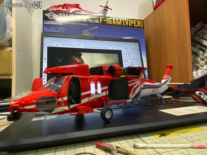 點我看大圖 1/35 空中勤務總隊 UH-60M-14 重裝型黑鷹直升機製作紀實