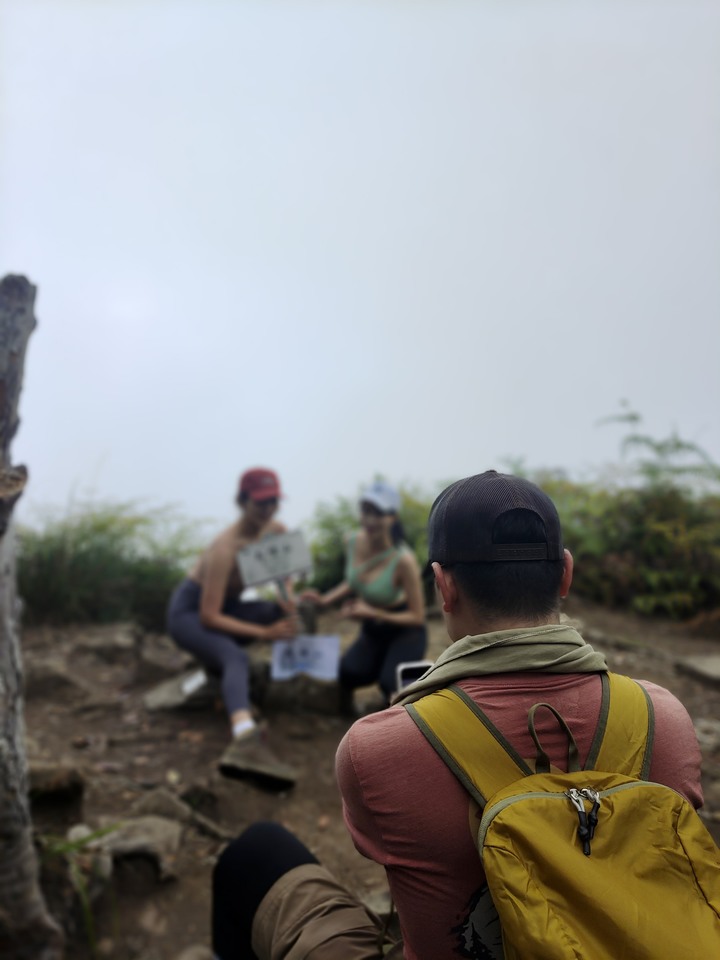十九人的水雲三星之鳥嘴山(上島山)雲海白牆之旅