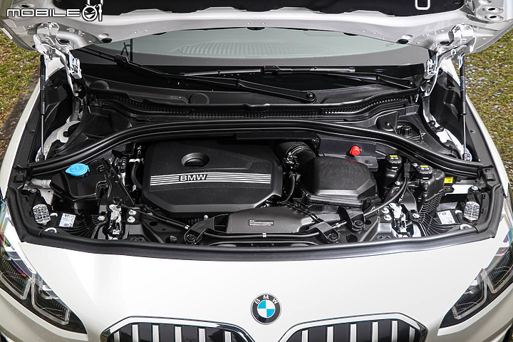 BMW 220i Active Tourer Luxury 大改款試駕|不只iDrive 8.0,你得再重新認識一次這輛BMW!