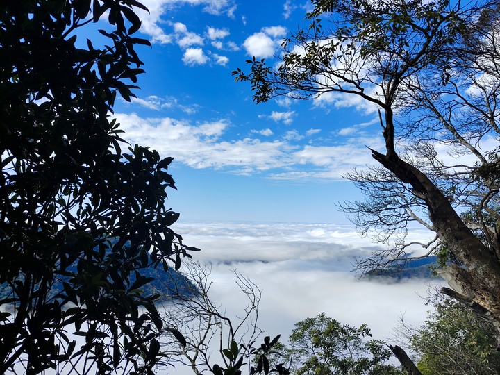 十九人的水雲三星之鳥嘴山(上島山)雲海白牆之旅