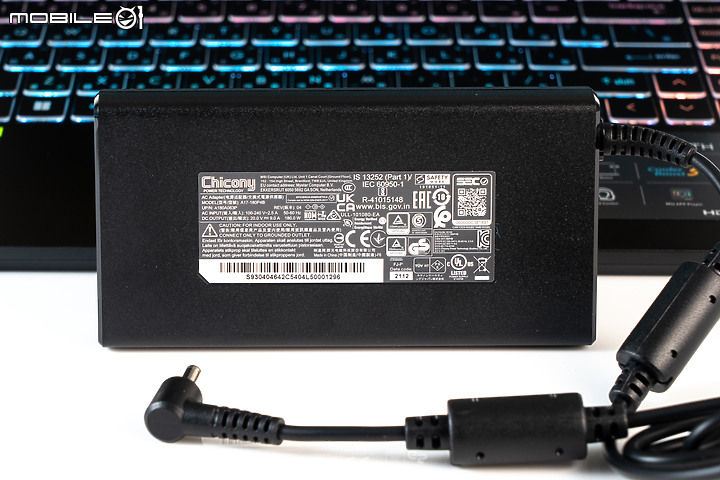 MSI Stealth 15M B12UE 測試報告|換上都會風的輕薄電競筆電!