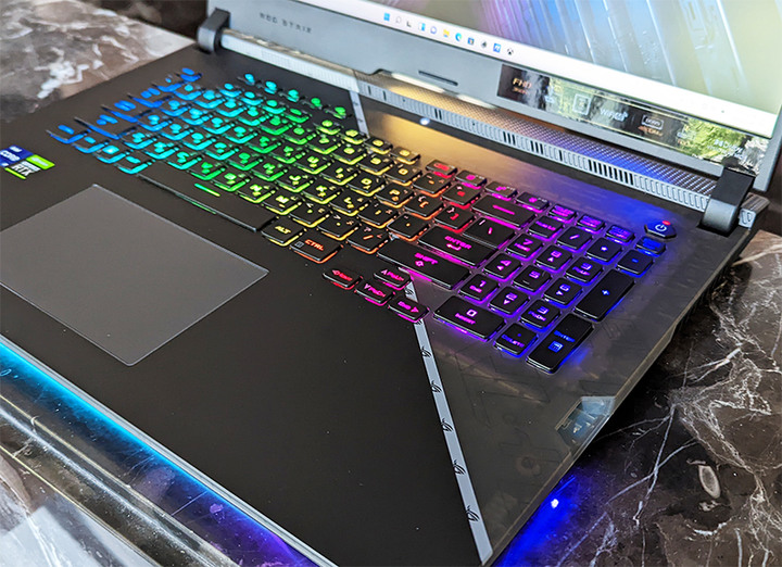 Road to SCAR…ROG SCAR 17 G733ZM開箱