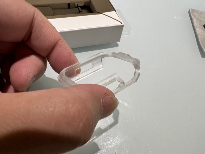 [分享文] UAG Apple Watch 透明 耐衝擊保護殼 + [U] Apple Watch 灰色 舒適矽膠錶帶 + Apple Watch 41mm 星光白