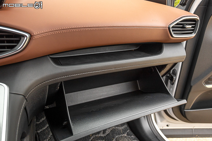 Hyundai Santa Fe GLTH-D 4WD 試駕|四驅、油電、豐富配備我都要!