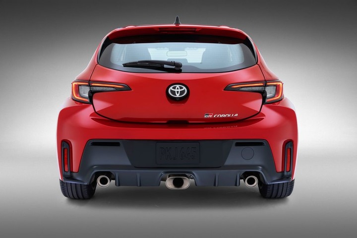 價格將很漂亮?若是200萬以內豐田新鋼砲GR Corolla將會打到誰?(本田Type-R, Golf R, Subaru STi, Benz A35)