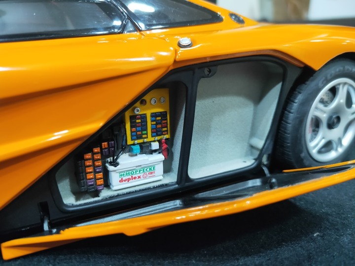 【車模分享】N/A極速王者，現代超跑經典！1/12 Minichamps McLaren F1 Road Car