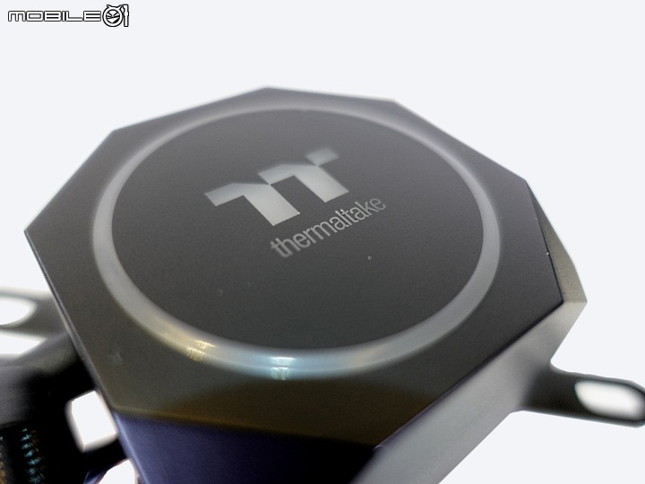 [開箱]平價、豐富且充實 TT TH360 一體式水冷散熱器