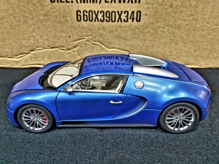 【模型分享】百年限定，舉世無雙！1/18 Bugatti Veyron EB 16.4 Bleu Centenaire Edition