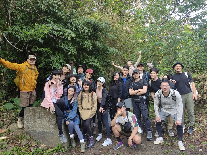 十九人的水雲三星之鳥嘴山(上島山)雲海白牆之旅