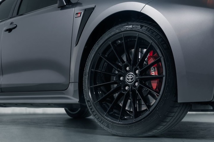 價格將很漂亮?若是200萬以內豐田新鋼砲GR Corolla將會打到誰?(本田Type-R, Golf R, Subaru STi, Benz A35)