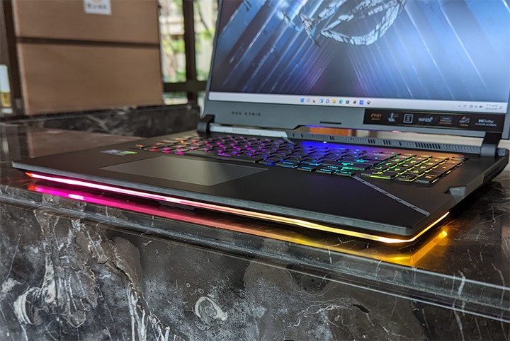 Road to SCAR…ROG SCAR 17 G733ZM開箱