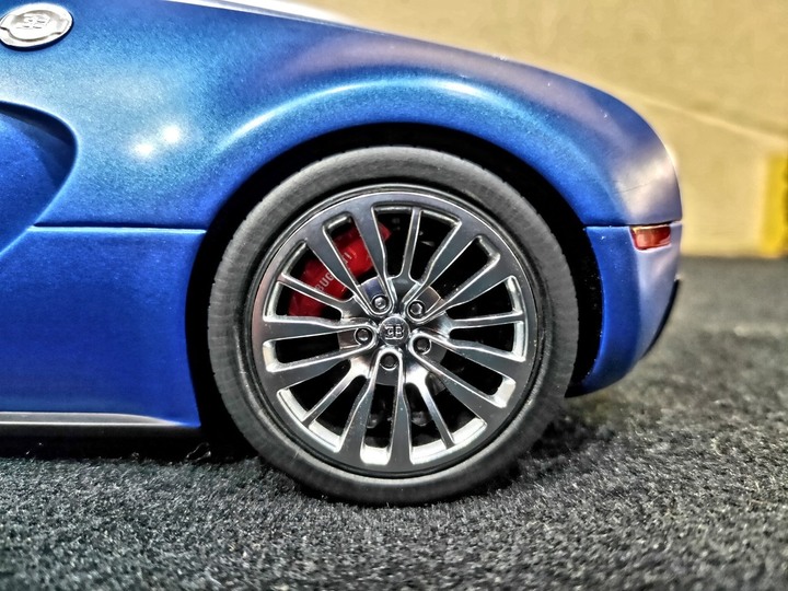 【模型分享】百年限定，舉世無雙！1/18 Bugatti Veyron EB 16.4 Bleu Centenaire Edition