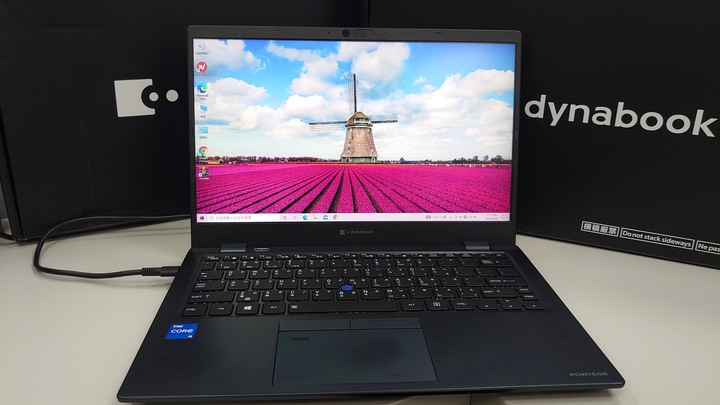 13.3吋輕薄筆電開箱 Dynabook X30L-J