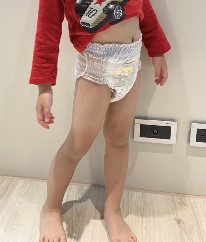 夜用尿布吸收力評比(巧虎安睡褲、滿意晚安褲、麗貝樂、大王夜晚褲)