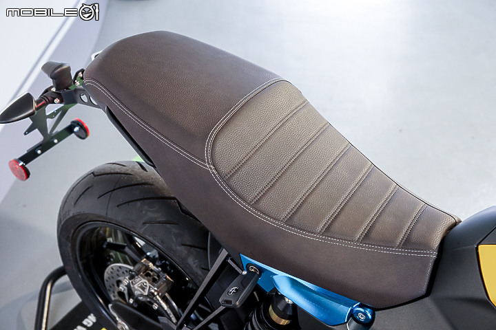 Energica EVA Esse Esse 9+ 賽道重點試駕｜百萬內復古電能車 看似乖巧卻很狂妄