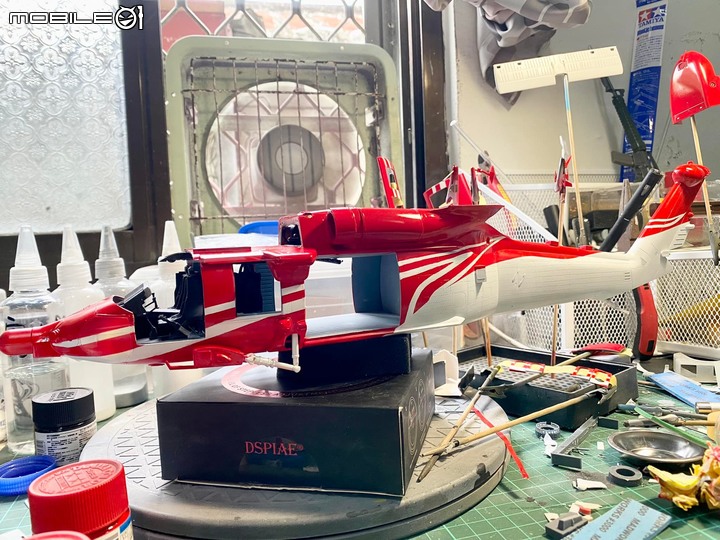 點我看大圖 1/35 空中勤務總隊 UH-60M-14 重裝型黑鷹直升機製作紀實