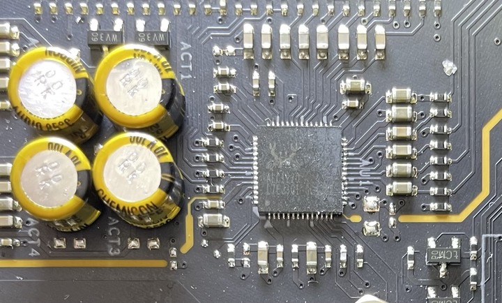 【開箱】女武神 Z690A VALKYRIE 主機版 DDR4