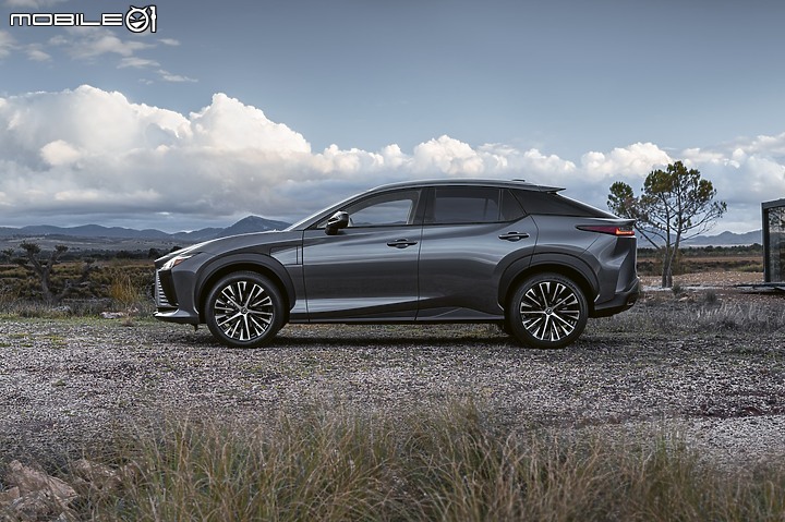 【海外新訊】Lexus RZ 450e正式亮相,前後雙馬達、DIRECT4四驅技術上身!