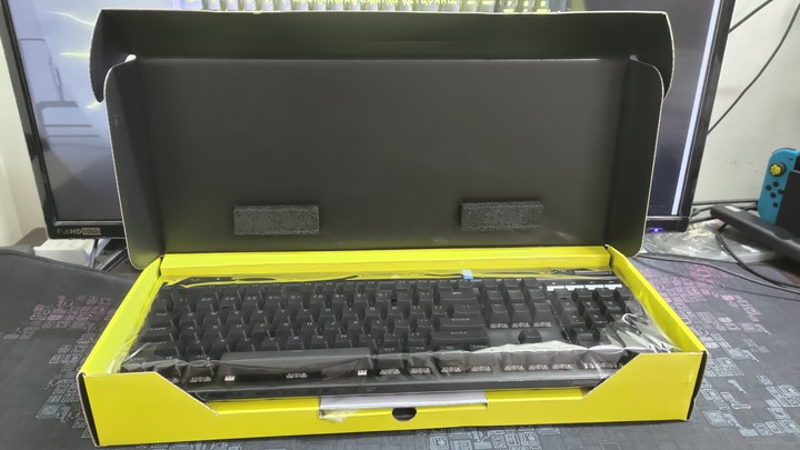 前有寶物!CORSAIR K70 RGB PRO 鍵盤開箱分享