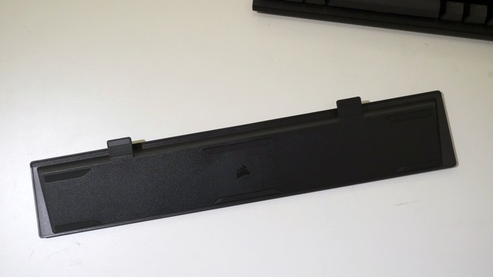 [忙裡偷賢開箱]我也要被海盜搶劫了嗎?! Corsair K70 RGB PRO開箱