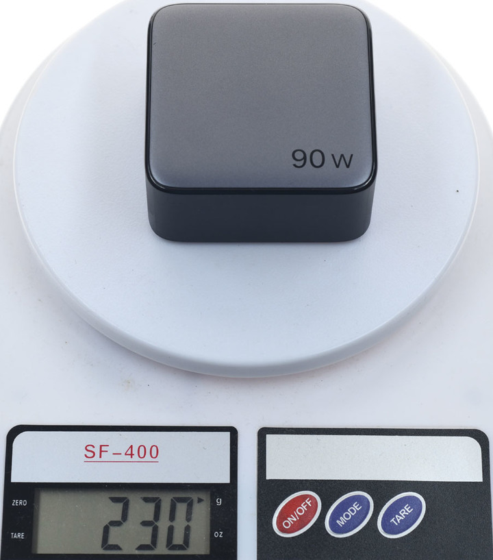 UGREEN綠聯90W 3C1A氮化鎵快速充電器簡測