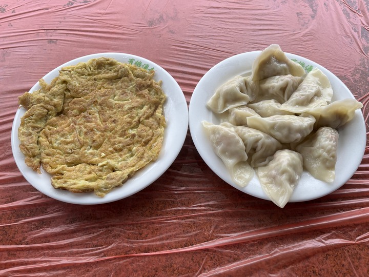 [食記] 嶺腳小吃，台灣新北平溪，酸香開胃可口的野薑花水餃