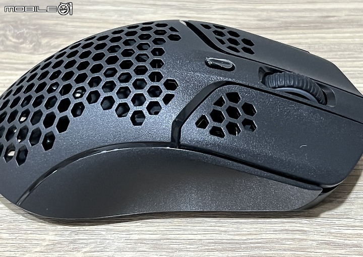 點我看大圖 開箱 HyperX 輕量遊戲滑鼠 Pulsefire Haste 無線版