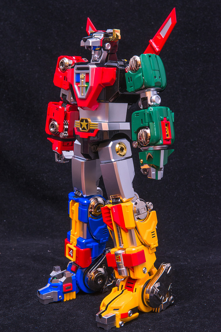 Blitzway × 5PRO STUDIO CARBOTIX《聖戰士》VOLTRON