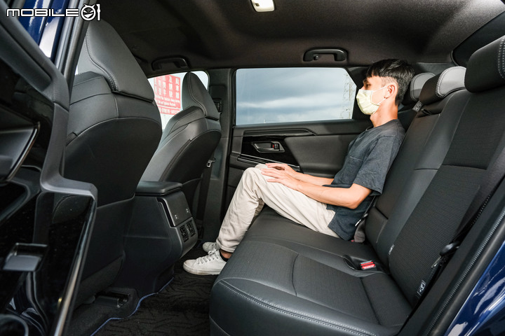 Toyota bZ4X 700公里長途試駕|加速、電耗完整測試;將化身電動車界的RAV4!