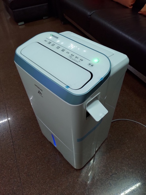 開箱終於到貨的日立清淨型除濕機